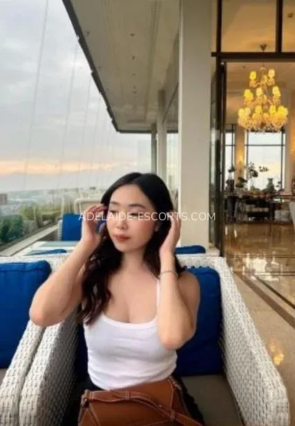 Adelaide escorts Lisa — 4