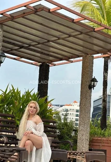 Escort djevojka Märta - Adelaide